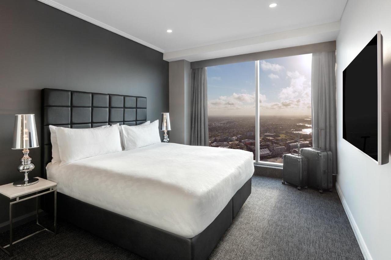 Meriton Suites World Tower, Sidney Exterior foto A bedroom at the hotel