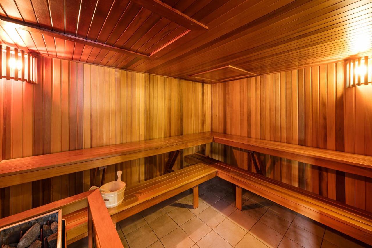 Meriton Suites World Tower, Sidney Exterior foto A Finnish sauna